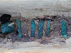 Tìm thấy xác ướp 1.300 năm tuổi trong kén vải