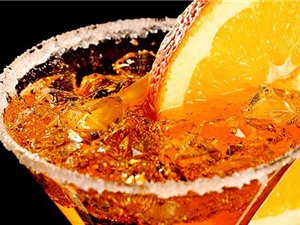 Tự ngâm rượu vỏ cam giúp kích thích tiêu hóa, trị ho