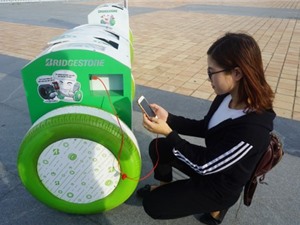 Đà Nẵng: Lắp đặt 50 thùng rác thông minh có chức năng sạc pin điện thoại