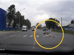Clip: Môtô không người lái gây tai nạn như phim hành động