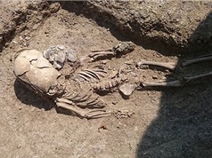 Phát hiện hài cốt cổ xưa của bé trai có hộp sọ 'ngoài hành tinh'
