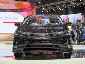 Toyota Corolla Altis 2018 ra mắt khách hàng Việt