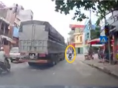 Clip: Xe tải cua ẩu, tông thẳng vào người phụ nữ ở Bắc Ninh