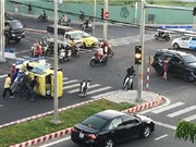 Clip: Toyota Fortuner tông Taxi nát bét tại Đà Nẵng 