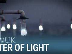 Thắp sáng hàng trăm nghìn hộ nghèo bằng bóng đèn "chai nhựa"