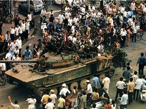 Chùm ảnh dàn xe tăng tiến vào giải phóng Sài Gòn ngày 30/4