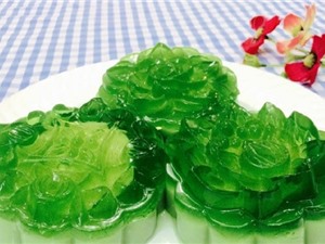 3 bước làm bánh Trung thu rau câu lá dứa nhân flan ngon tuyệt