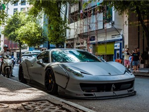 Hình ảnh sêu xe Ferrari 458 độ Liberty Walk trên phố Sài Gòn