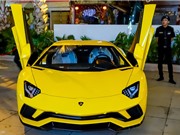 Cận cảnh Lamborghini Aventador S hơn 40 tỷ trên phố Sài Gòn