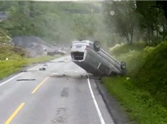 Clip: Ôtô lăn lộn nhiều vòng sau tai nạn và cái kết may mắn