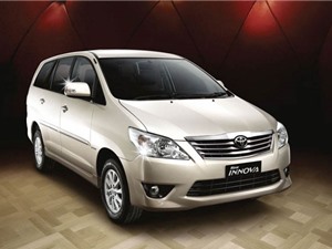 XE HOT NGÀY 15/9: Bảng giá xe Toyota tháng 9, 10 xe hơi gia đình an toàn nhất năm 2017