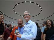 Tim Cook nói gì khi iPhone X bị chê quá đắt?