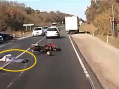 Clip: Vượt ẩu xe đi trước, người lái xe mô tô tử nạn