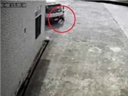 Nữ công nhân bị xe tải cán chết ở Hải Phòng, “xe điên” húc cảnh sát lên nóc capô