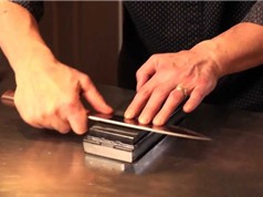 Clip: Kỹ thuật mài dao siêu bén ngay tại nhà