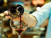 Thói quen uống rượu làm gia tăng nguy cơ 7 loại ung thư phổ biến