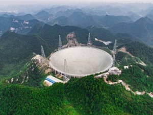 Trung Quốc thiếu người vận hành kính thiên văn lớn nhất thế giới