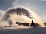 Canada: Hất xô nước sôi lên trời, đóng băng toàn bộ ngay lập tức