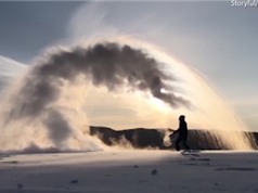 Canada: Hất xô nước sôi lên trời, đóng băng toàn bộ ngay lập tức