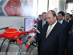 Thủ tướng trực tiếp trải nghiệm nhiều công nghệ mới tại Khu CNC Hòa Lạc