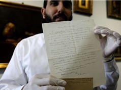 Thư viết tay của Einstein được đấu giá hơn 100.000 USD
