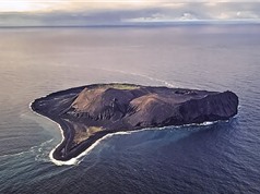 Hòn đảo bí hiểm hình thành từ năm 1963, không ai được phép ghé thăm