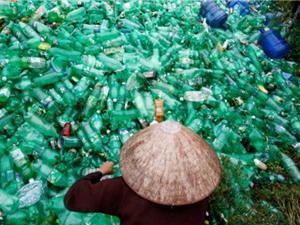 Việt Nam lo ngăn chặn rác sau khi Trung Quốc cấm nhập phế thải