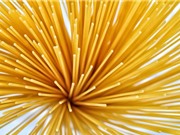 Các nhà khoa học vừa tìm ra cách thức hoàn hảo để... bẻ gãy sợi mì spaghetti