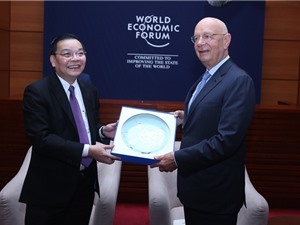 Bộ trưởng Bộ KH&CN tiếp kiến Chủ tịch điều  hành Diễn đàn Kinh tế Thế giới