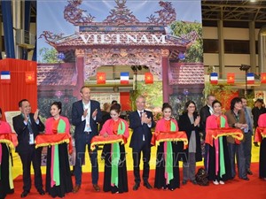 Việt Nam gây ấn tượng Hội chợ Văn hóa - Du lịch Grenoble (Pháp)
