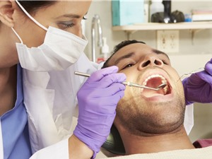 Giảm nguy cơ ung thư vòm miệng nhờ chỉ nha khoa Giảm nguy cơ ung thư vòm miệng nhờ chỉ nha khoa