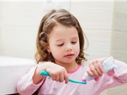 Trẻ em không nên dùng quá nhiều kem đánh răng