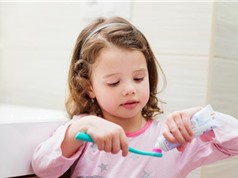 Trẻ em không nên dùng quá nhiều kem đánh răng