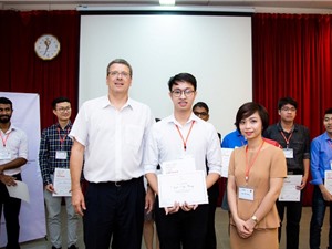 Sinh viên Bách khoa Hà Nội đại diện cho Việt Nam tại vòng chung kết Falling Walls Lab 