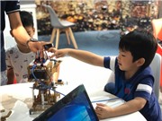 Trẻ em tham quan IoT Innovation Hub đầu tiên tại Việt Nam 