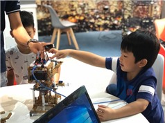 Trẻ em tham quan IoT Innovation Hub đầu tiên tại Việt Nam 