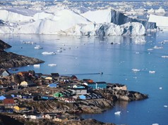 Greenland mất 197 tỷ tấn băng trong một tháng