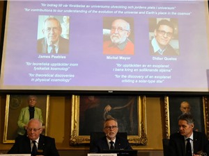 Những nhà tiên phong về vũ trụ và ngoại hành tinh giành giải Nobel vật lý 2019