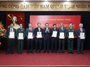Bộ trưởng Bộ KH&CN Chu Ngọc Anh nhận Kỷ niệm chương “Vì sự nghiệp đối ngoại của Đảng”