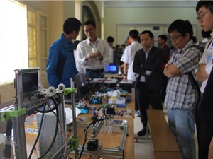 Chuyên gia STEM Việt Nam và Singapore giảng kinh nghiệm truyền thông khoa học