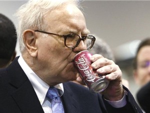 "Con nghiện" Pepsi cả nửa đời mình, vì sao Warren Buffett chuyển sang uống Coca?