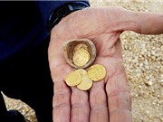 Bí ẩn “con heo đất” với những đồng tiền vàng 1.200 năm tuổi được phát hiện ở Israel
