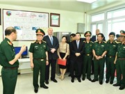 Bộ trưởng Quốc phòng Ngô Xuân Lịch thăm Trung tâm Nhiệt đới Việt - Nga