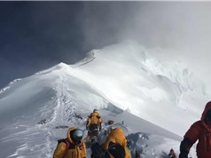 Tìm thấy ô nhiễm vi nhựa trên đỉnh Everest