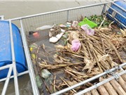 Thiết bị thu gom rác trên sông Hồng