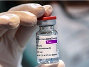 Hơn 10 quốc gia châu Âu tạm dừng tiêm vaccine AstraZeneca 