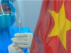 Việt Nam cần sớm tiêm vaccine để tránh nguy cơ kinh tế tụt hậu