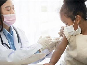 Vaccine COVID-19 của Pfizer an toàn và hiệu quả với trẻ từ 5 đến 11 tuổi