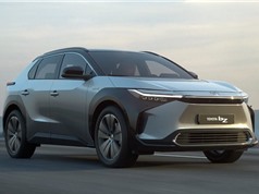 Toyota ra mắt mẫu ô tô điện thương mại đầu tiên