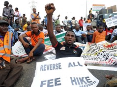 Giới nghiên cứu và giảng viên đại học Nigeria đình công đòi tăng lương